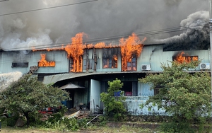 Vụ cháy lớn trong Khu công nghiệp Phú Tài (Bình Định): Cháy sang nhà kho và khu văn phòng