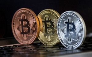 Giá Bitcoin rớt xuống mức thấp nhất kể từ tháng 12/2020, nhiều sàn giao dịch lớn giảm hàng trăm nhân viên