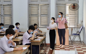 Kỳ thi tốt nghiệp Trung học Phổ thông năm 2022: Quán triệt kỹ Quy chế cho cán bộ, thí sinh trong ngày làm thủ tục dự thi