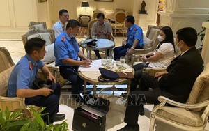 Xử phạt, yêu cầu lái xe taxi xin lỗi khách du lịch nước ngoài do thu tiền quá quy định