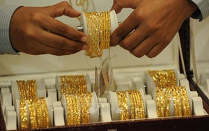 Đồng USD mạnh tác động lên thị trường vàng châu Á phiên 19/9