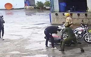 Tước danh hiệu công an nhân dân đối với 3 cảnh sát đánh 2 thiếu niên