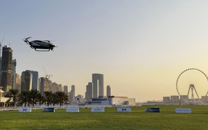 Ô tô bay Trung Quốc trình diễn lần đầu tiên ở nước ngoài