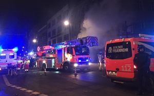 Đêm đầu năm kinh hoàng ở Đức: Hàng chục người thương vong do pháo hoa