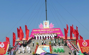 Lễ Thượng cờ 'Thống nhất non sông' bên bờ Hiền Lương - Bến Hải