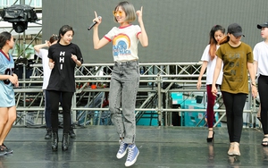 Min giản dị nhưng vẫn tỏa sáng trước các dancer Thái Lan