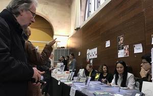 Đến Hội chợ sách Paris mua Truyện Kiều Nguyễn Du, sách Tạ Duy Anh, Ngô Tự Lập