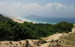 Chạm tay vào 'cực Đông' đất liền của Tổ quốc bên bờ biển Khánh Hòa