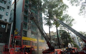 Cháy khách sạn trên đường Trần Hưng Đạo, TP HCM: Đã giải cứu 19 người
