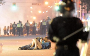 'Tận hưởng' những nụ hôn, những màn khóa môi kinh điển của thế giới