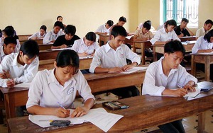 2 thanh tra tự ý vắng mặt đúng thời điểm tiến hành quét bài thi trắc nghiệm