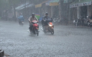 Bão số 4 đi vào đất liền Thanh Hóa suy yếu thành áp thấp nhiệt đới và thời tiết hôm nay 17/8