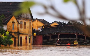 Tin bão khẩn cấp Cơn bão số 5 kèm siêu bão MANGKHUT hướng vào Bắc Biển Đông