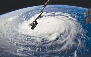 Điều gì xảy ra khi bão số 5 và siêu bão MANGKHUT gặp nhau?