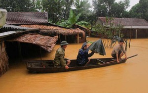 Siêu bão Mangkhut - Bão số 6 càn quét biên giới phía Bắc trước khi suy yếu thành áp thấp nhiệt đới
