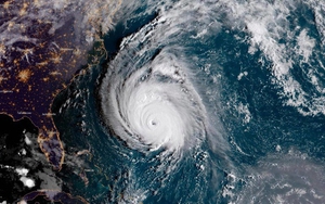 Áp thấp nhiệt đới trên Biển Đông, không khí lạnh tăng cường