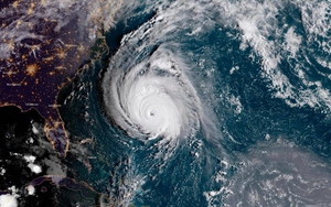 Áp thấp nhiệt đới mạnh lên thành cơn bão số 9 kết hợp không khí lạnh