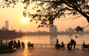 Bắc Bộ trưa và chiều trời oi nóng, việc 'mùa Đông không lạnh' có bất thường?