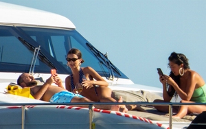 Bí mật bẩn trên các siêu du thuyền ở Cannes: Mại dâm, rượu chè và bạo lực