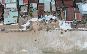 Kè Nhơn Hải - thành phố Quy Nhơn đổ xuống biển, hàng chục nhà dân bị sập