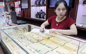 Giá vàng hôm nay tăng dựng đứng tiến sát mốc 59 triệu đồng/lượng