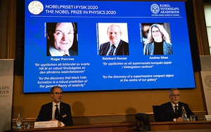 Giải Nobel Vật lý tôn vinh các nghiên cứu hố đen và vật thể siêu nặng vô hình ở tâm dải ngân hà
