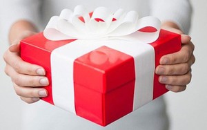 'Của biếu là của lo...'