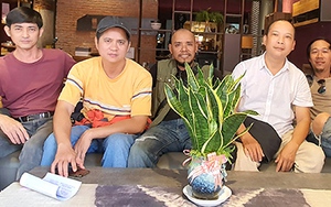 Triển lãm 'Phiêu sắc': Nỗi lòng của các họa sĩ trừu tượng