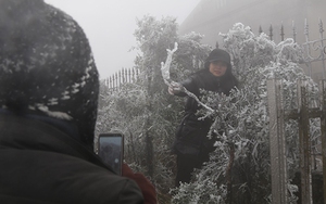 Miền Bắc rét buốt, băng giá và mưa tuyết tiếp tục xảy ra tại vùng núi cao