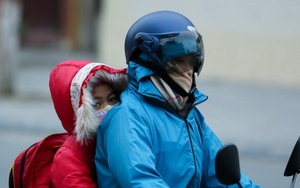 Miền Bắc tiếp tục rét hại, học sinh nhiều nơi phải nghỉ học tránh rét