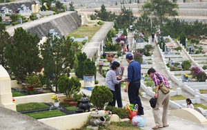 Phong tục tảo mộ cuối năm ngày Tết của người Việt Nam