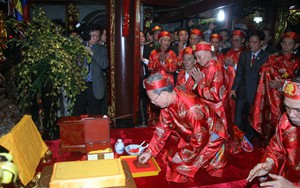 Lễ khai ấn đền Trần chỉ thực hiện nghi lễ truyền thống trong cung Thiên Trường