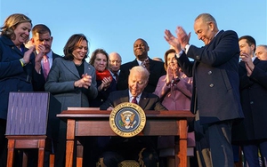 Hồ sơ tư liệu: Đạo luật 1.200 tỷ USD và kỳ vọng xây dựng lại nước Mỹ tốt hơn