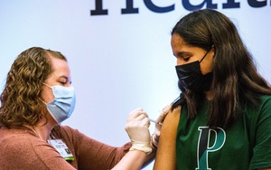 Mỹ kêu gọi người dân đi tiêm vaccine cải tiến chống các dòng phụ BA.4 và BA.5