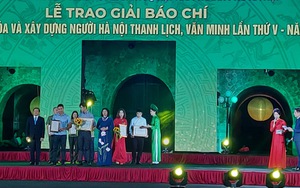 Trao Giải báo chí về Phát triển văn hóa và xây dựng người Hà Nội thanh lịch, văn minh lần thứ V - năm 2022