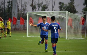 U15 PVF vô địch, Paul Scholes hết lời ca ngợi 'kèo trái' của chủ nhà