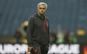 Giáng sinh khó khăn nhất trong đời của Mourinho