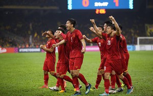 Nguyễn Huy Hùng, lần đầu đá chính vẫn biết cách tỏa sáng