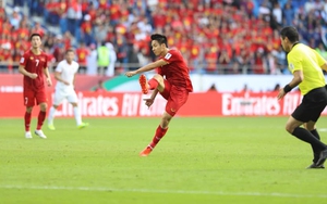 Việt Nam lọt vào tứ kết Asian Cup 2019: Không ngủ, trong giấc mơ hóa rồng