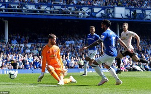 VIDEO Everton 4-0 MU: Thi đấu bạc nhược, MU yên vị ở vị trí thứ 6