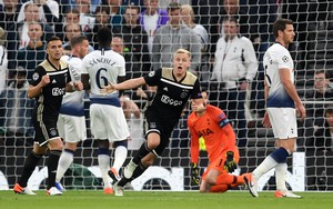 Ajax hồi sinh cùng với… Cruyff