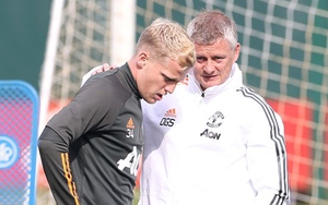 Tin bóng đá MU 19/10: Solskjaer gửi thông điệp cho Van de Beek. MU nhắm 'Luis Figo mới'