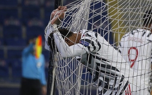 Scholes: ‘MU phòng ngự như đội U10 vậy’