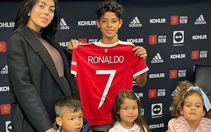 Cristiano Ronaldo: 'Con trai, con mãi là thiên thần của bố mẹ'