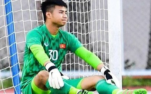 Thủ môn Văn Toản lại mắc lỗi nặng khi gặp U23 Thái Lan