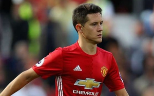 Dở khóc dở cười với Herrera vì 'chạy đi chạy lại' ở bàn thua của Man United