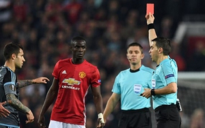 Eric Bailly nhận thẻ đỏ, đẩy Man United vào thế khó ở chung kết Europa League