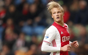 Chân sút được Bergkamp dạy dỗ, dứt điểm như Van Basten khiến M.U lo ngại