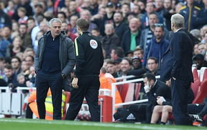Man United thua, Mourinho mỉa mai Wenger, chọc tức CĐV Arsenal