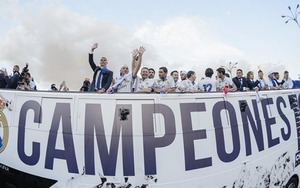 Choáng ngợp với hình ảnh Real Madrid khoe chiến tích Champions League ở Cibeles